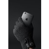 Mujjo Single Layered Touchscreen Gloves Medium met iPhone